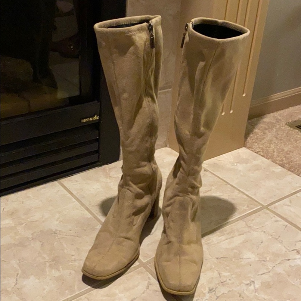 Women’s Candies suede zip heeled boots